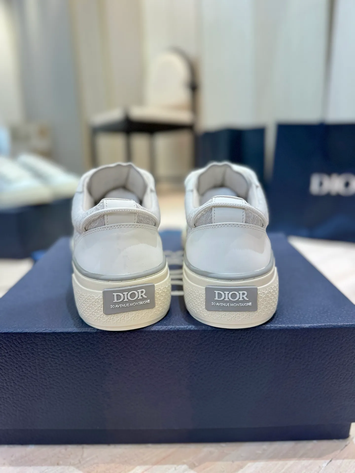 👟👟Ex-factory price 600👟👟 (Top version) Dior 2025 autumn and winter haute couture series new men's shoes CD jelly-colored flat casual shoes Dior and STONE ISLAND B33 round toe lace-up canvas skate shoes Stars' same style Oblique letter logo embroidered retro color-blocking sneakers The top high-end version on the market ✅ Upper: imported custom calfskin/suede leather ✅Inner: water-dyed cowhide lining ✅Outsole: original open-molded Tpu outsole ✅Packaging: full set of original box ✅Size: 35-45 (46 pieces customized, non-refundable)